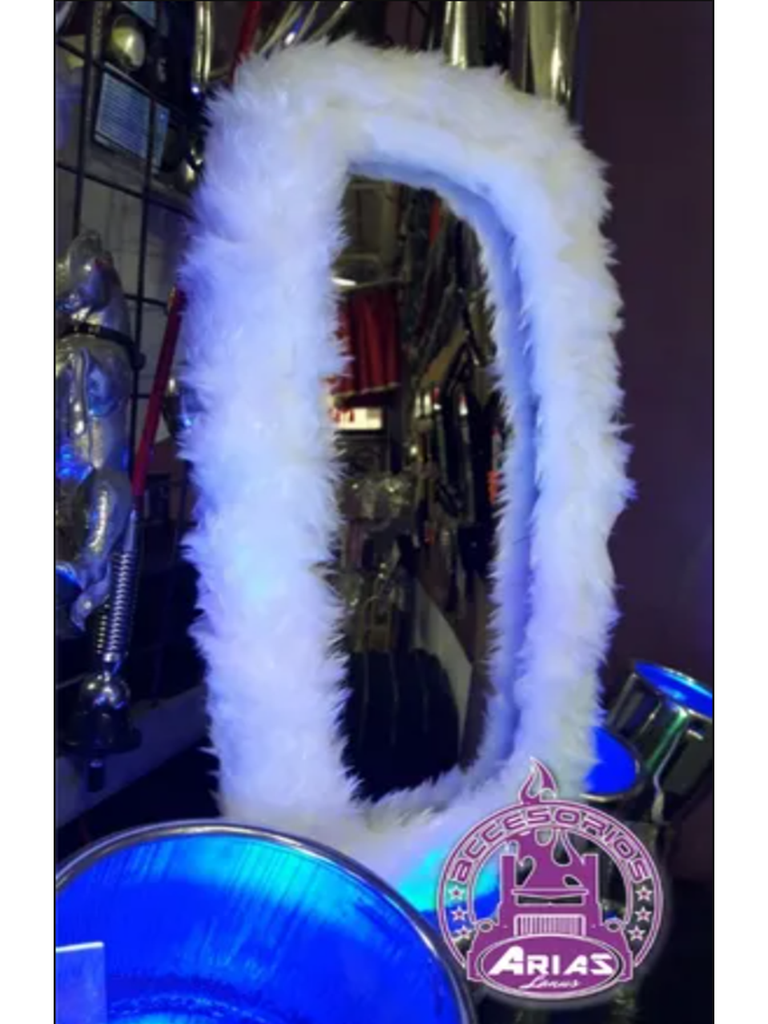 PELUCHE PARA ESPEJO BLANCO