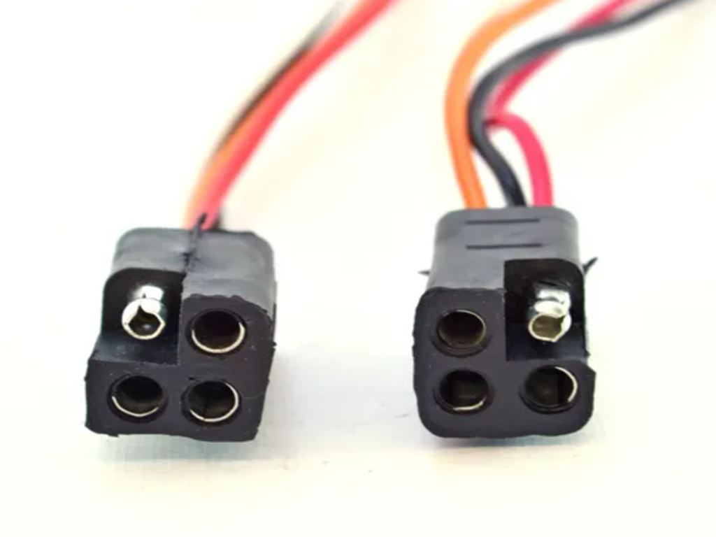 CONECTOR MOLDEADO 4VIAS  SV0527-CM4VCAL12