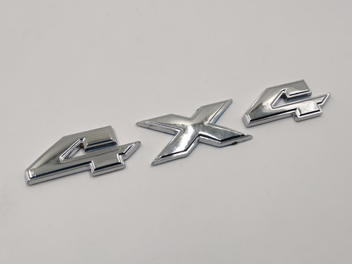 EMBLEMA LETRERAS UNIVERSA L4X4
